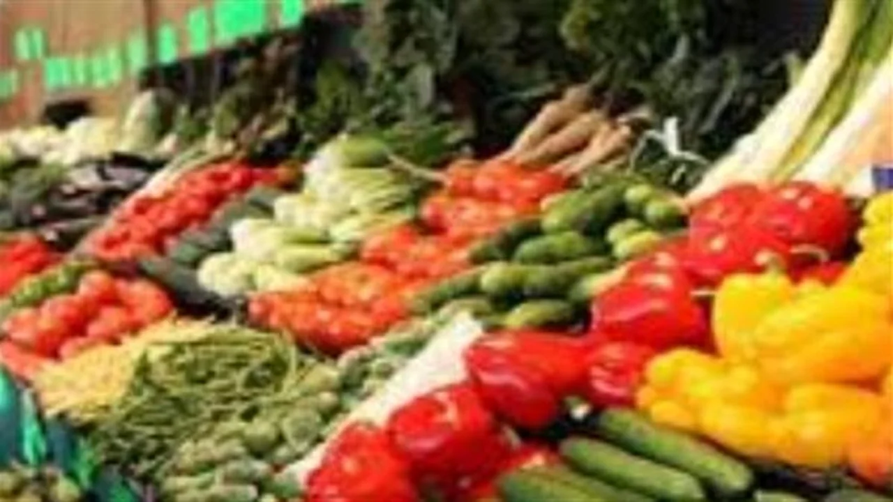 أسعار محدثة: العنب والمانجو في صدارة سوق العبور اليوم